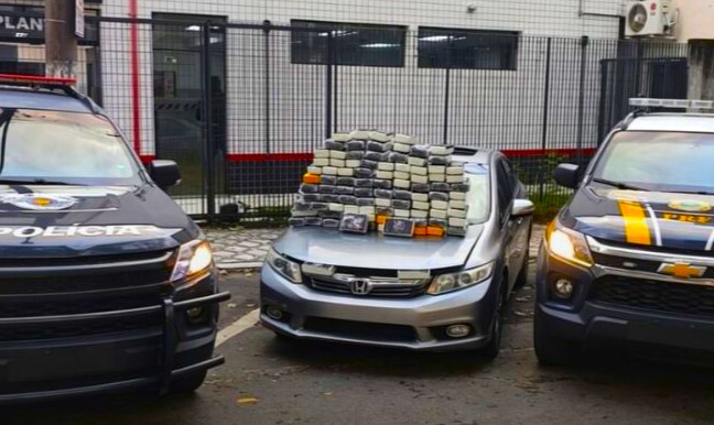 POLÍCIA MILITAR RECUPERA VEÍCULO FURTADO E APREENDE MAIS DE 102 QUILOS DE PASTA-BASE DE COCAÍNA EM TAUBATÉ