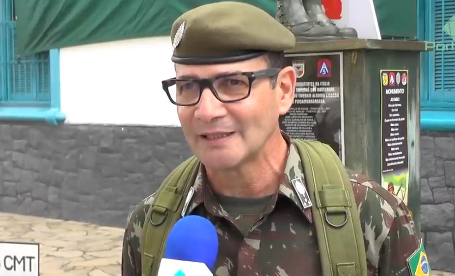 GENERAL DINIZ, CMT DA 2ª DE, DESPEDE-SE DE MILITARES DO BATALHÃO BORBA GATO EM PINDA general-diniz,-cmt-da-2a-de,-despede-se-de-militares-do-batalhao-borba-gato-em-pinda
